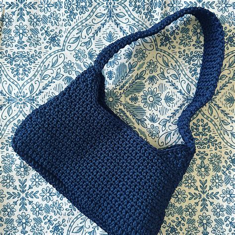 Crochet Baguette Shoulder Bag pattern by Karen Tate.